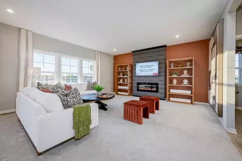 Living - 8295 Busey Rd, Pickerington, OH 43147 photo 2 of 8