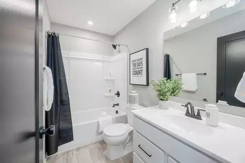 Bath - 8295 Busey Rd, Pickerington, OH 43147 photo 6 of 7