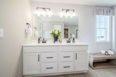 Bath - 8295 Busey Rd, Pickerington, OH 43147 photo 3 of 7
