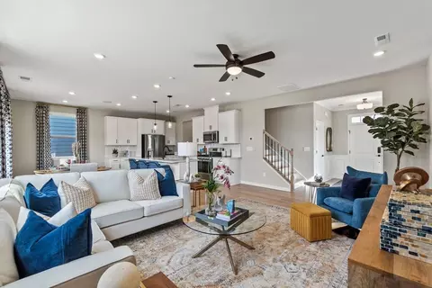 Living - 500 Silver Birch Ct, Shelby, NC 28152 photo 5 of 7