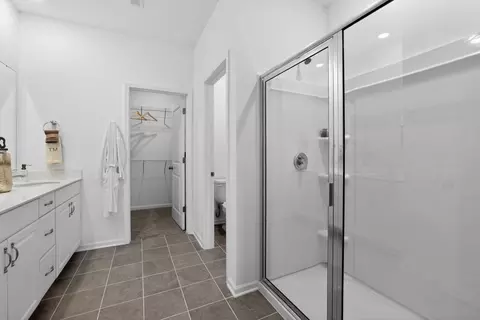Bath - 500 Silver Birch Ct, Shelby, NC 28152 photo 3 of 6