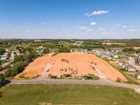 View/Area - 312 Boxwood Dr, Windsor, PA 17366 photo 2 of 11