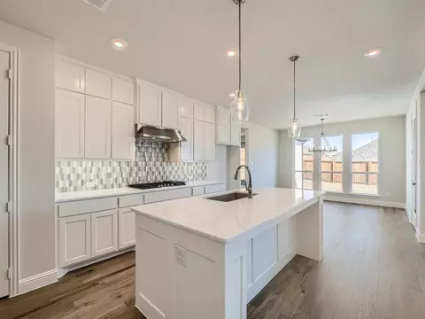 Kitchen - 1422 Fieldstone Dr, Midlothian, TX 76065 photo 7 of 9