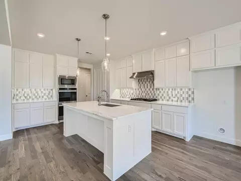 Kitchen - 1422 Fieldstone Dr, Midlothian, TX 76065 photo 9 of 9