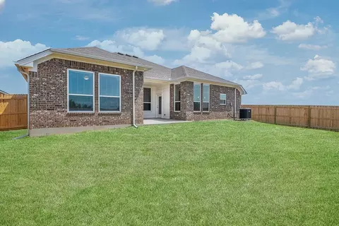 Exterior - 16140 Tall Grass Dr, Moore, OK 73170 photo 8 of 17
