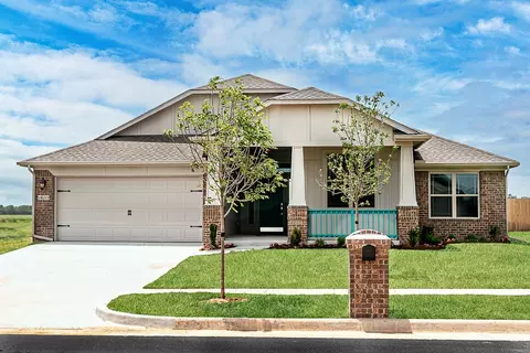 Exterior - 16140 Tall Grass Dr, Moore, OK 73170 photo 9 of 17