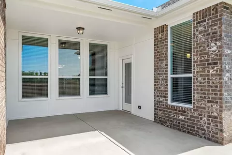 Exterior - 16140 Tall Grass Dr, Moore, OK 73170 photo 7 of 17