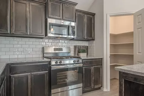 Kitchen - 16140 Tall Grass Dr, Moore, OK 73170 photo 2 of 4