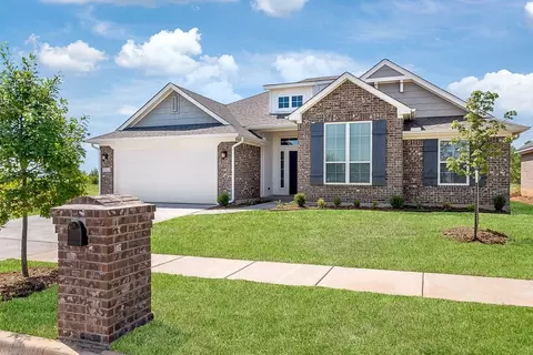Exterior - 16140 Tall Grass Dr, Moore, OK 73170 photo 5 of 17
