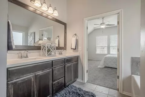Bath - 16140 Tall Grass Dr, Moore, OK 73170 photo 1 of 4