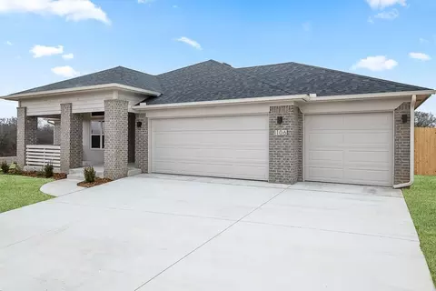 Exterior - 16140 Tall Grass Dr, Moore, OK 73170 photo 12 of 17