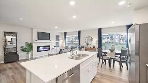 Kitchen - 1003 Daisy Ln, Waukee, IA 50263 photo 7 of 8