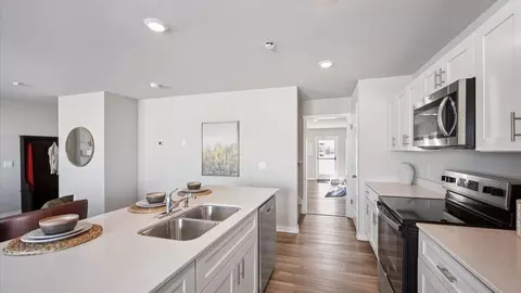 Kitchen - 1003 Daisy Ln, Waukee, IA 50263 photo 4 of 8