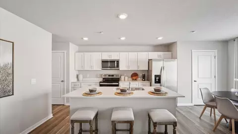 Kitchen - 1003 Daisy Ln, Waukee, IA 50263 photo 5 of 8