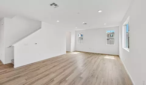 Living - 115 Pascoe Way, Grass Valley, CA 95945 photo 2 of 5