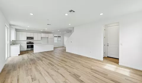 Living - 115 Pascoe Way, Grass Valley, CA 95945 photo 4 of 5