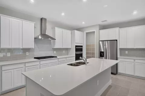Kitchen - 9013 Sundance Ter, Parrish, FL 34219 photo 1 of 2