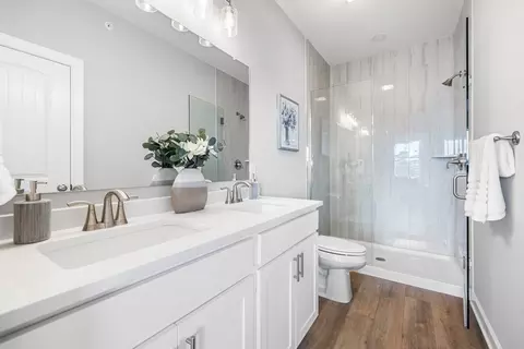 Bath - 235 Ridge View Ln, Hanover, PA 17331 photo 2 of 3