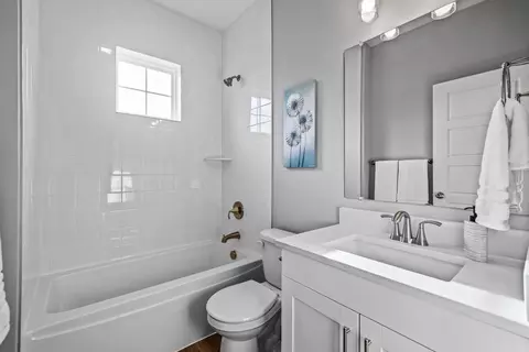 Bath - 235 Ridge View Ln, Hanover, PA 17331 photo 3 of 3