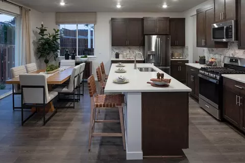 Kitchen - 3667 SW 37th St, Gresham, OR 97080 photo 2 of 9
