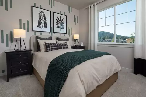 Bedroom - 3667 SW 37th St, Gresham, OR 97080 photo 6 of 20
