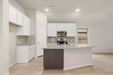 Kitchen - 3009 Hickory Haven Ln, Conroe, TX 77385 photo 2 of 7