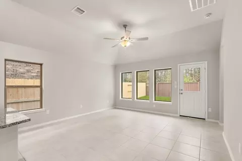 Living - 3009 Hickory Haven Ln, Conroe, TX 77385 photo 7 of 9