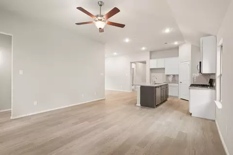 Living - 3009 Hickory Haven Ln, Conroe, TX 77385 photo 2 of 9