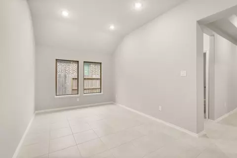 Living - 3009 Hickory Haven Ln, Conroe, TX 77385 photo 3 of 9