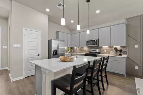 Kitchen - 237 Saddle Park, Cibolo, TX 78108 photo 1 of 2
