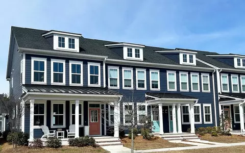 420 Swaying Pine Ln, Summerville, SC 29486