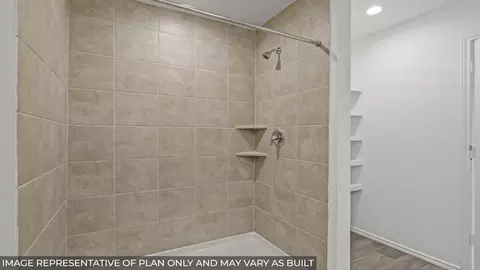 Bath - 7235 Rolling Valley Ln, Conroe, TX 77304 photo 2 of 3