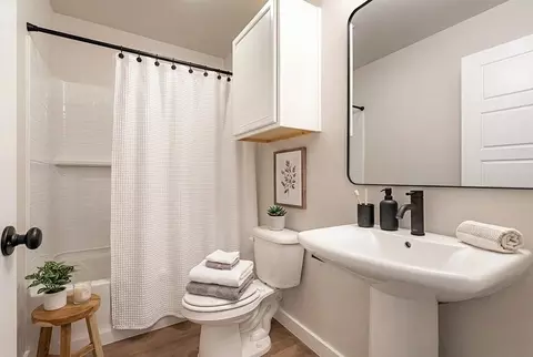 Bath - 7435 64th St, Lubbock, TX 79407 photo 1 of 2