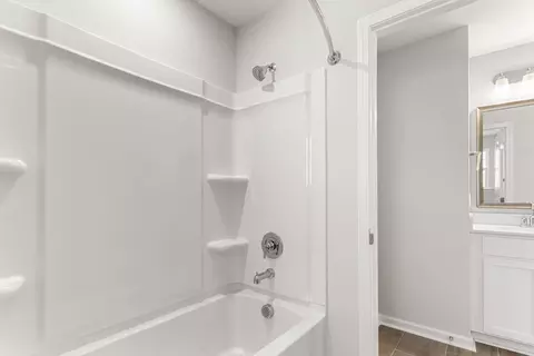 Bath - 1 Lanier Ct, Pooler, GA 31322 photo 6 of 11