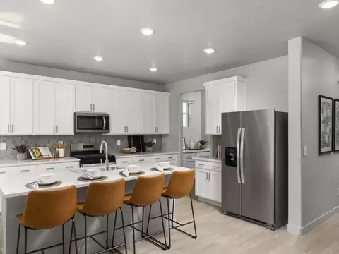 Kitchen - 3452 N Hannah St, Eagle Mountain, UT 84005 photo 5 of 6