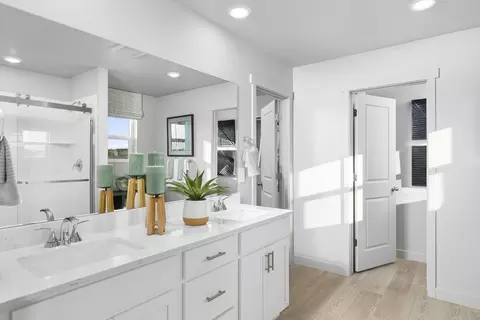 Bath - 3452 N Hannah St, Eagle Mountain, UT 84005 photo 4 of 6