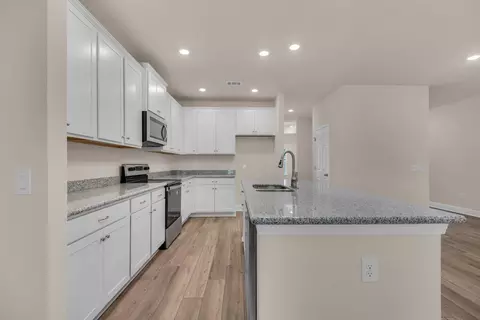 Kitchen - 123 Butterfly Bnd, Freeport, FL 32439 photo 1 of 3