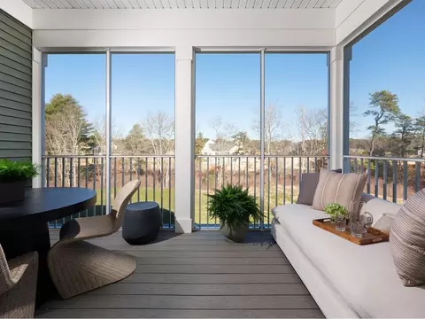 Exterior - 643 Church St, Raynham, MA 02767 photo 2 of 6