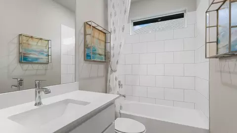 Bath - 15045 Splendor St, Etj Fort Worth, TX 76008 photo 3 of 4