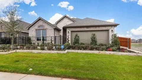 Exterior - 15045 Splendor St, Etj Fort Worth, TX 76008 photo 5 of 7