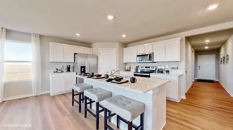 Kitchen - 16318 Willit St, Bennington, NE 68007 photo 1 of 7