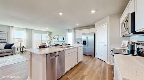 Kitchen - 16318 Willit St, Bennington, NE 68007 photo 3 of 7