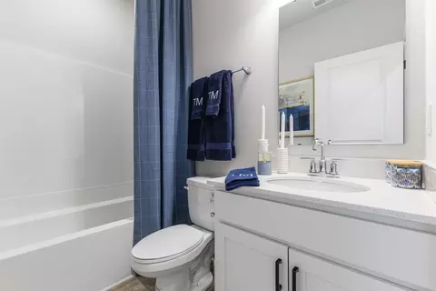 Bath - 1229 Authentic Ln, Indianapolis, IN 46239 photo 4 of 5