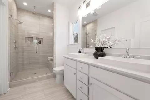 Bath - 4612 Monterrico Dr, Lancaster, SC 29720 photo 5 of 6