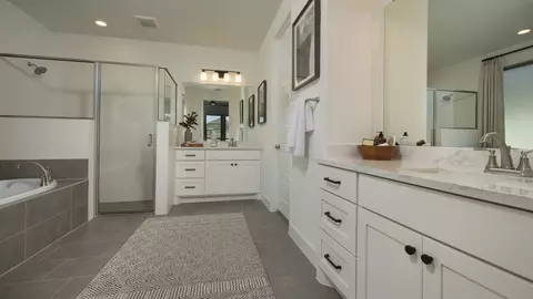 Bath - 178 Pinyon Pine Dr, Bastrop, TX 78602 photo 4 of 13