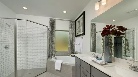 Bath - 178 Pinyon Pine Dr, Bastrop, TX 78602 photo 5 of 13