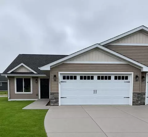 700 Sequoia Dr, Altoona, WI 54720
