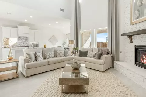 Living - 112 Sweetwater Dr, Commerce, TX 75428 photo 4 of 4