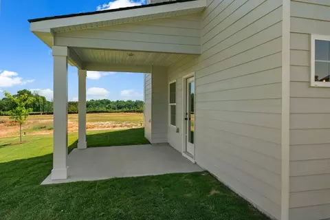 Exterior - 102 Beaver Creek Way, Lagrange, GA 30241 photo 7 of 16