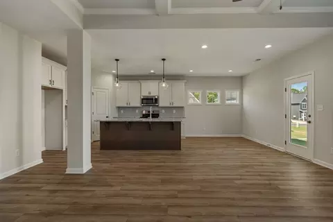 Living - 102 Beaver Creek Way, Lagrange, GA 30241 photo 2 of 4